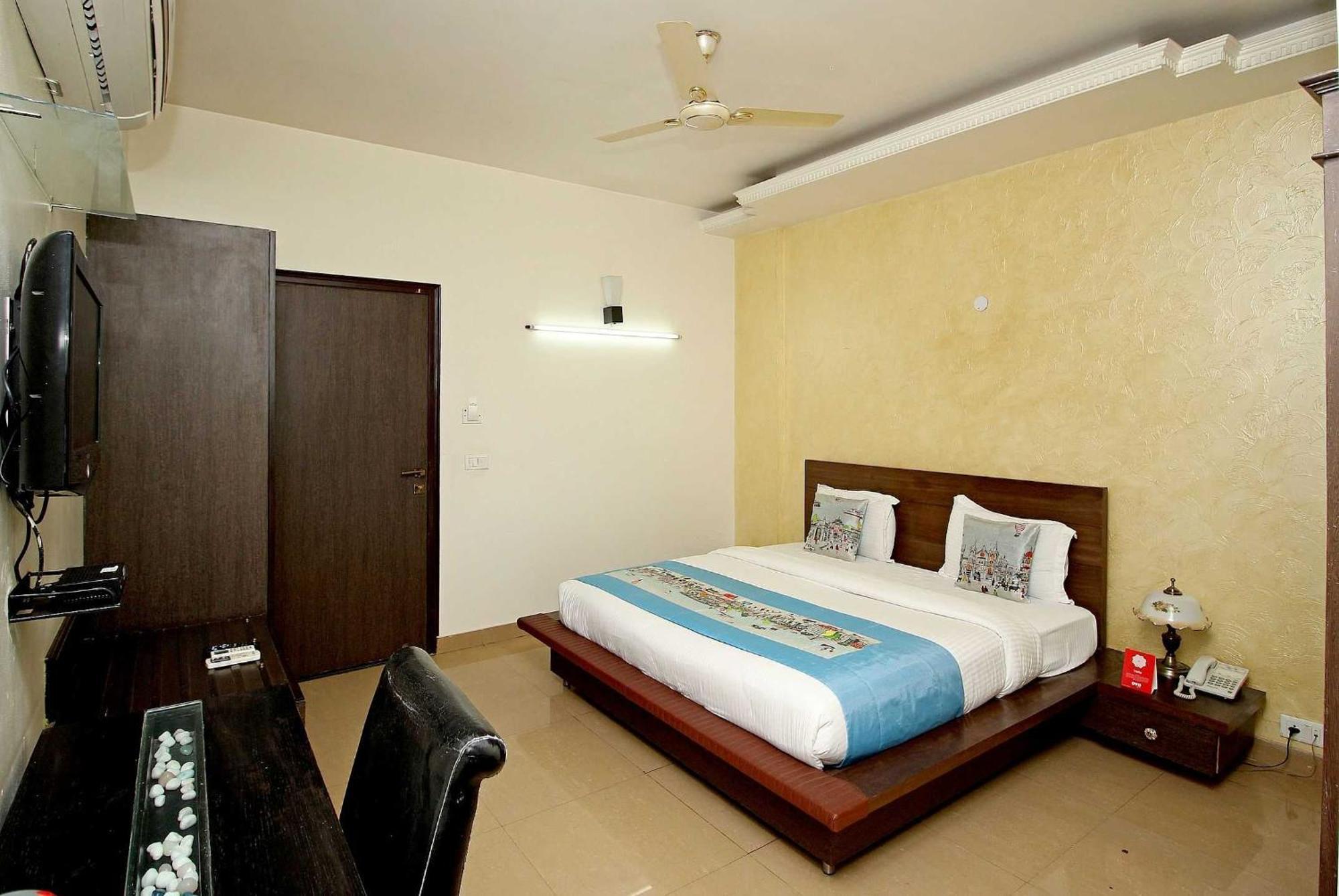 Hotel Super Collection O Sakshi Gurgaon Exterior foto
